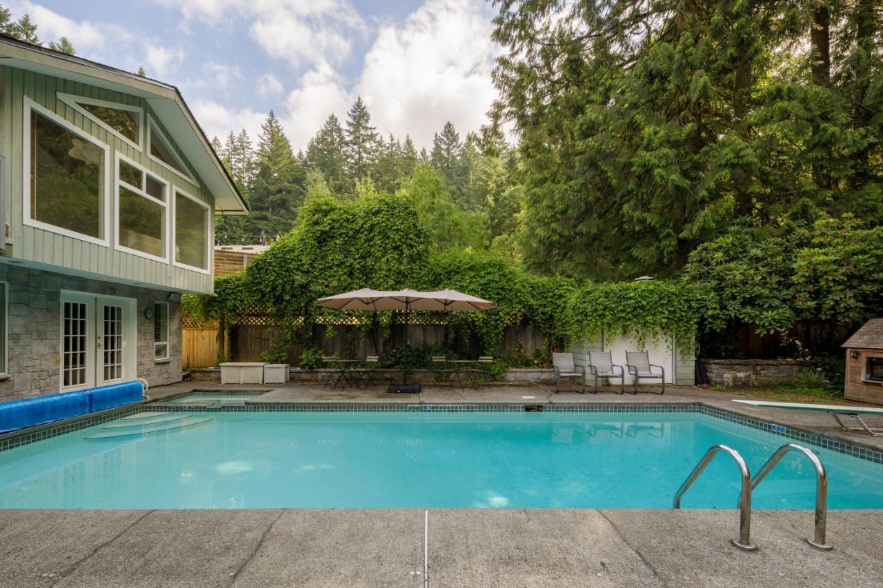 Beautiful Villa With Heated Pool Hot Tub By Forest North Vancouver Exterior photo