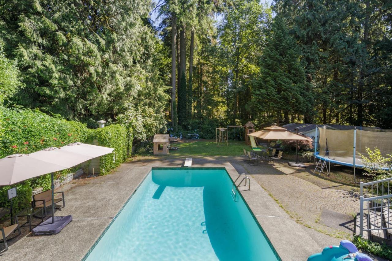 Beautiful Villa With Heated Pool Hot Tub By Forest North Vancouver Exterior photo
