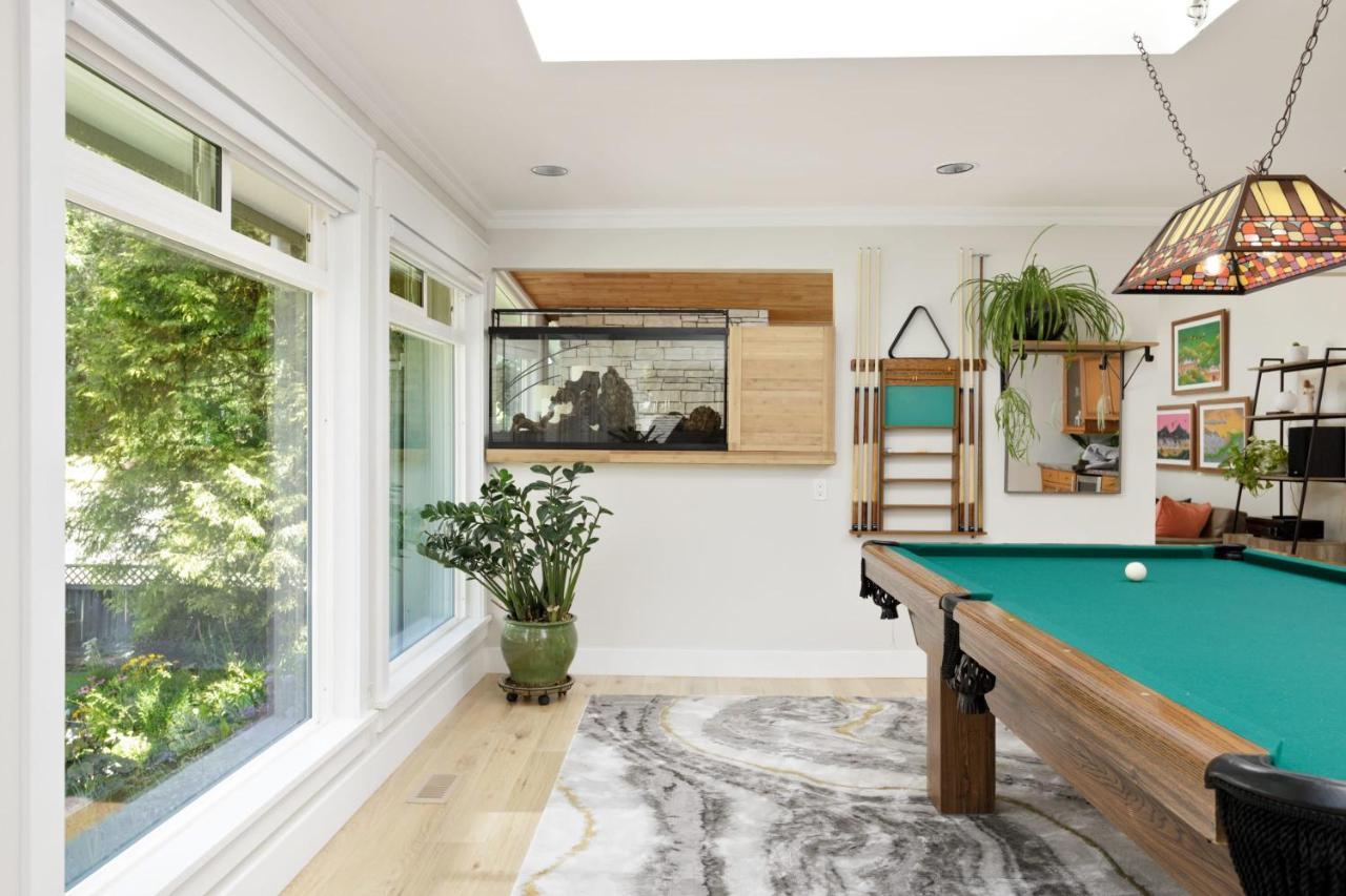 Beautiful Villa With Heated Pool Hot Tub By Forest North Vancouver Exterior photo